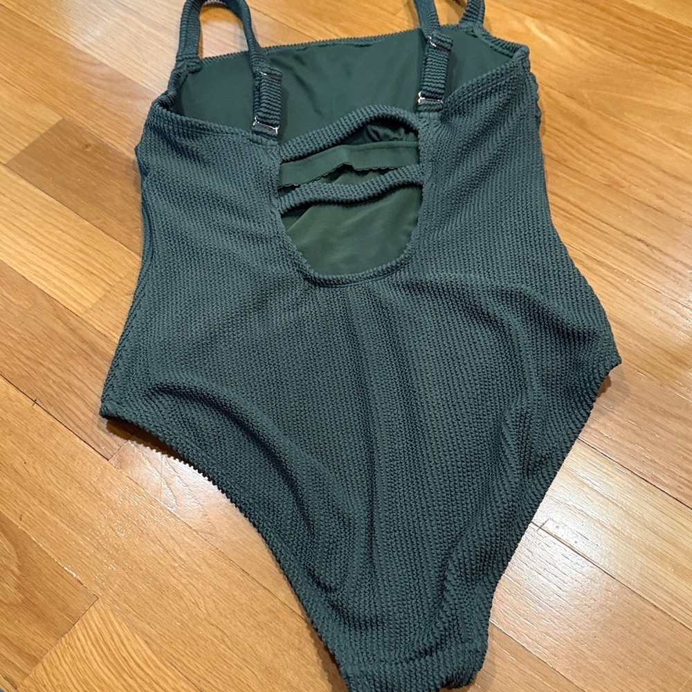 Kona sol green one piece swimsuit size 16. - Picture 4 of 7